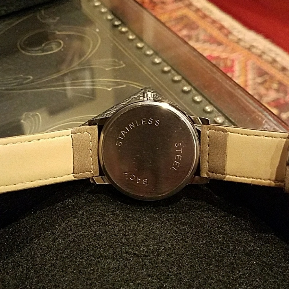 Watch - Picture 3 of 3
